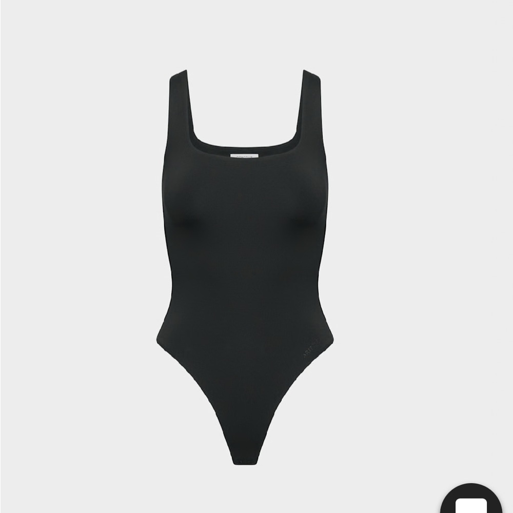 ARITZIA Babaton Square Neck Bodysuit (M)